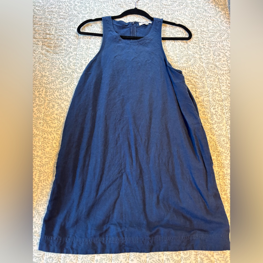 Navy linen blend Madewell dress.